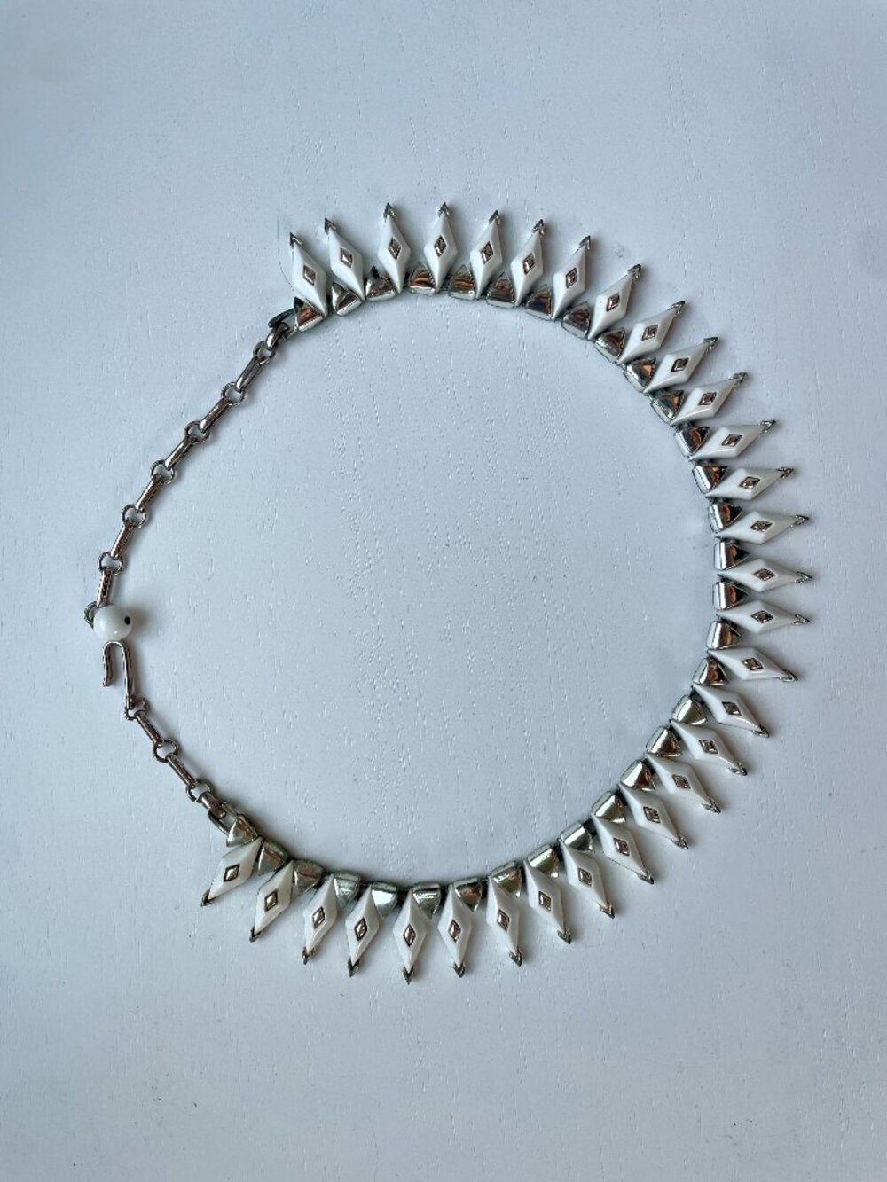 Vintage Silver-Tone and White Collar/Choker Geometric Necklace
